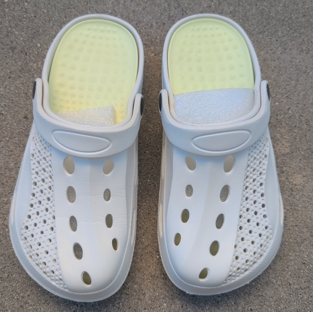 White and Yellow Slip-On Clogs Womens Mens Unisex Size 36-37 (Womens 6-6.5)